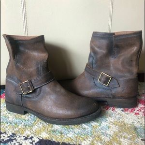 FRYE Short Engineer Distressed Moto Boot Like New